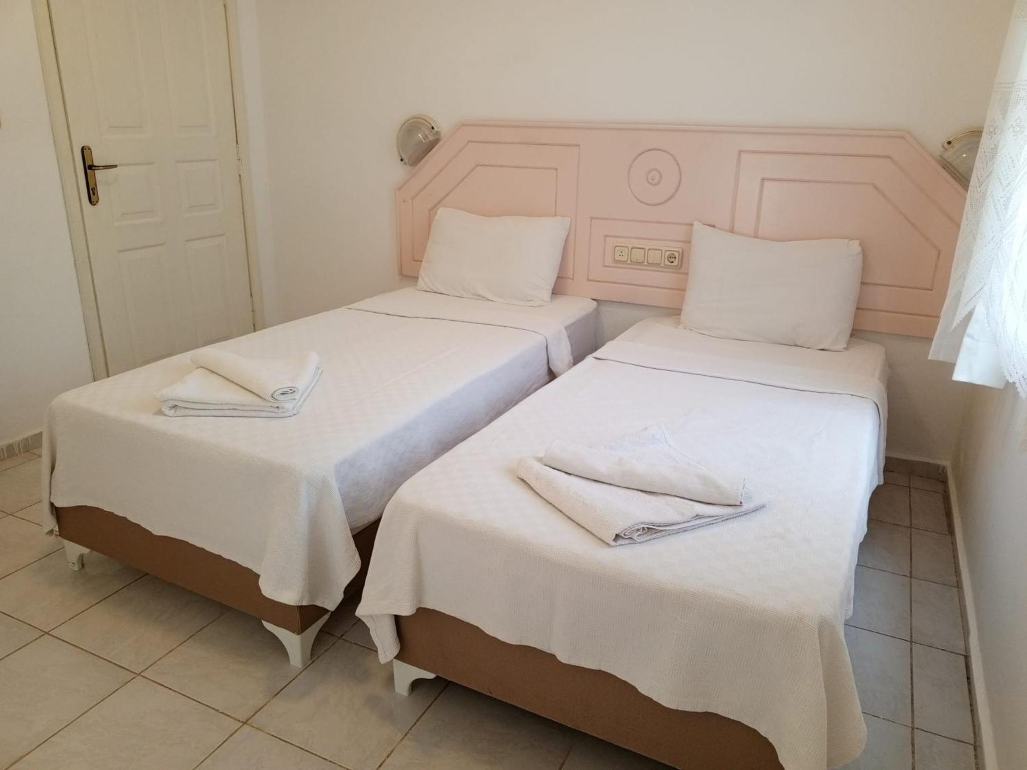 Pembe Köşk Apart Otel Fethiye Exterior foto